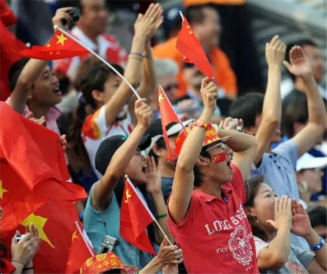 随机Ning回归赛场，问鼎冠军首场状态亮眼，中国队观众沸腾！的简单介绍